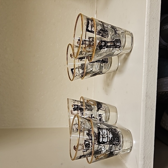 Other - Set of 8 gold rimmed shot glasses